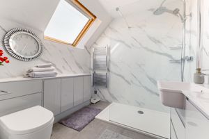 En - suite shower room- click for photo gallery